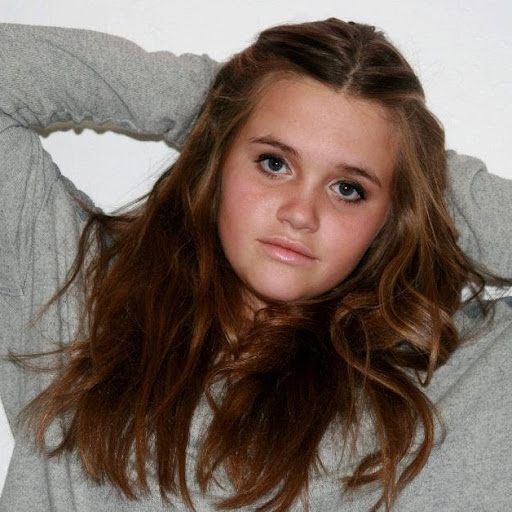 Allison Little Photo 16
