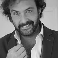 Alejandro Vega Photo 33