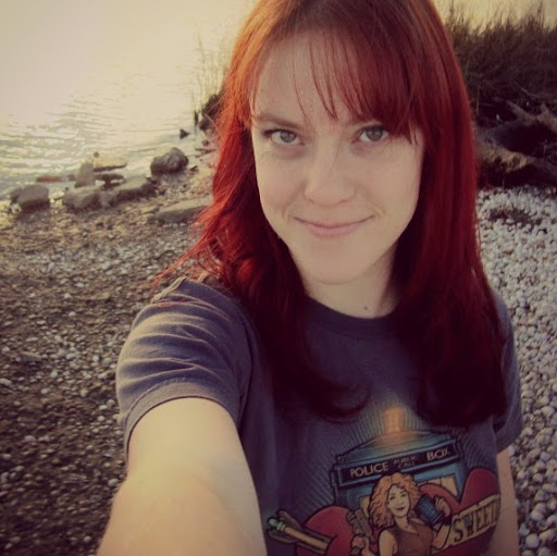 Samantha Harris Photo 8
