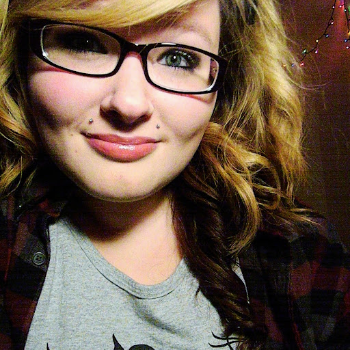 Nicole Toth Photo 30