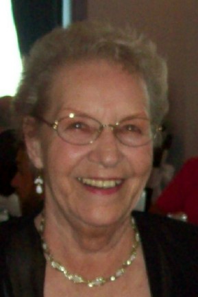 Betty Barwick Photo 3