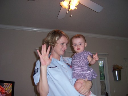 Laura Lynch Photo 34