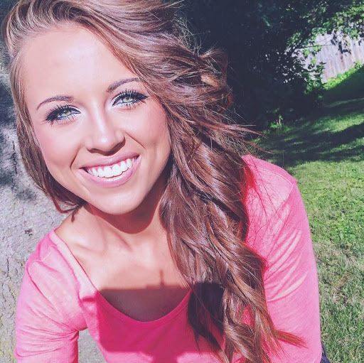 Riley Olson Photo 26