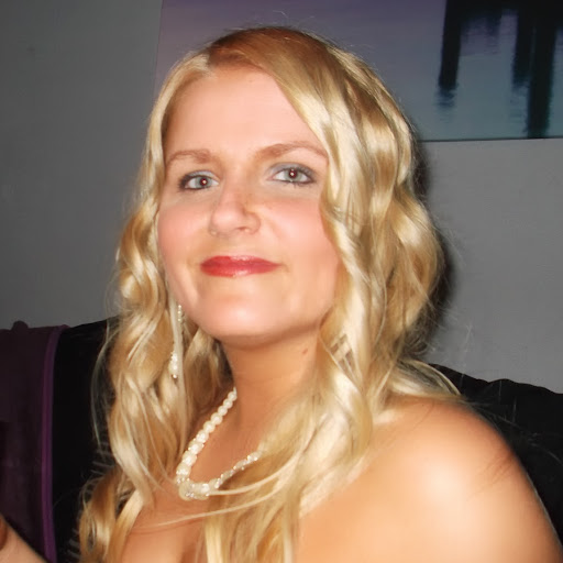 Cheryl Robertson Photo 29