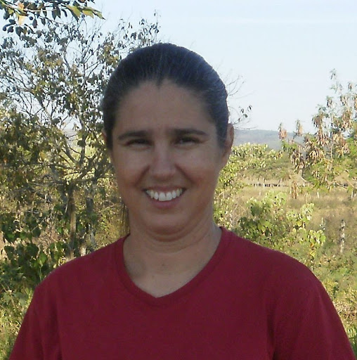 Adriana Reis Photo 7