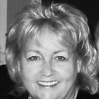 Vicki Schneider Photo 21
