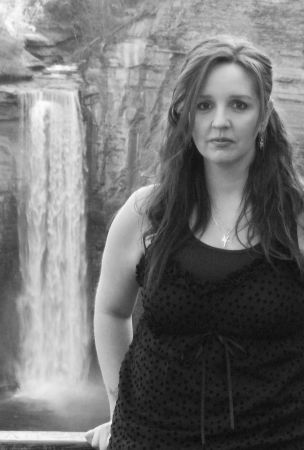 Pamela Hardy Photo 9
