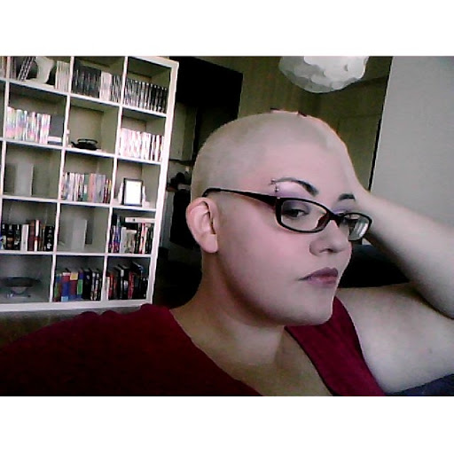 Laura Thacker Photo 8