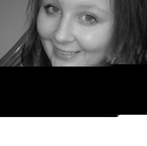 Sarah Dick Photo 10