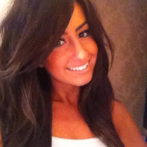 Lara Busch Photo 7
