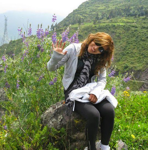 Elsa Gonzales Photo 9