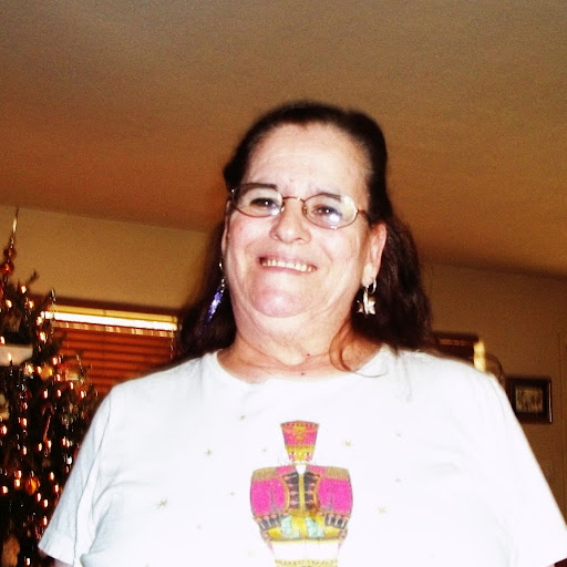Claudia Davis Photo 32
