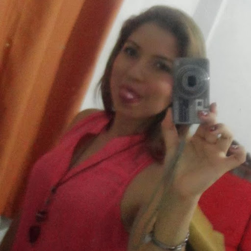 Elizabeth Carpio Photo 14