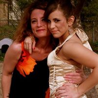 Dina Gray Photo 13