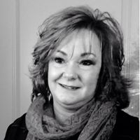Andrea Hurst Photo 17