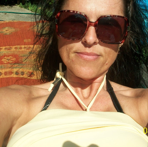 Lorraine Roberts Photo 9
