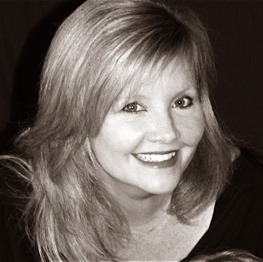 Anne Cullen Photo 18