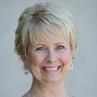 Theresa Larson Photo 30