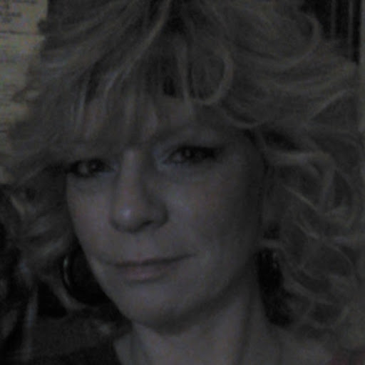 Michelle Hunt Photo 39