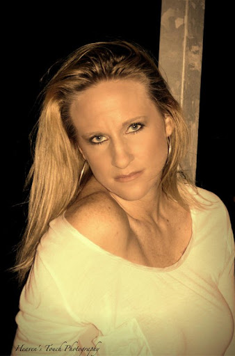 Amy Ayres Photo 30