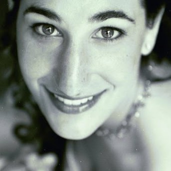 Julia Hoffman Photo 33