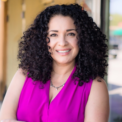 Elizabeth Cantu Photo 10