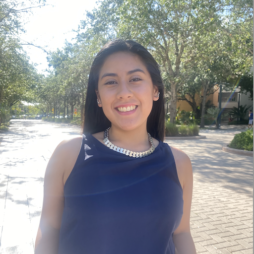 Sarah Ruiz Photo 10