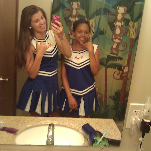 Samantha Toth Photo 2