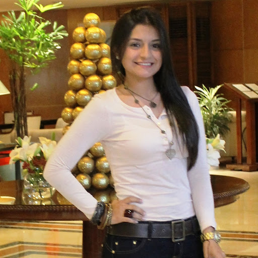 Laura Guevara Photo 37