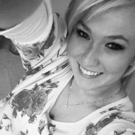 Leah Reeves Photo 8