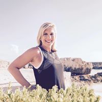 Sara Sweeney Photo 26