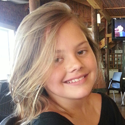 Michelle Louis Photo 19