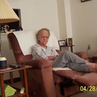Jennifer Thacker Photo 17