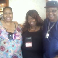 Nina Thomas Photo 36