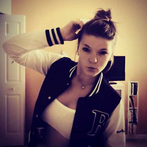 Elizabeth Darling Photo 20