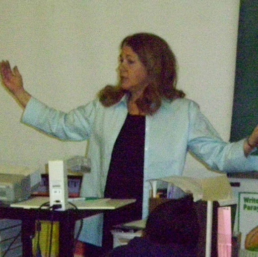 Suzanne Flores Photo 38