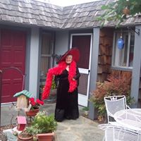 Lila Reynolds Photo 19