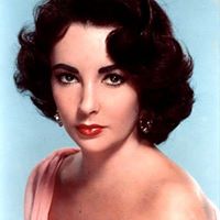 Gloria Lynch Photo 17