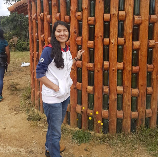 Victoria Morales Photo 16