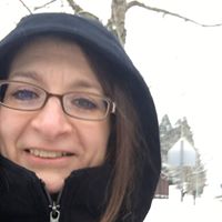 Lisa Horvath Photo 26