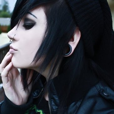 Alexandra Simons Photo 6