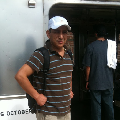 Ernesto Arias Photo 37