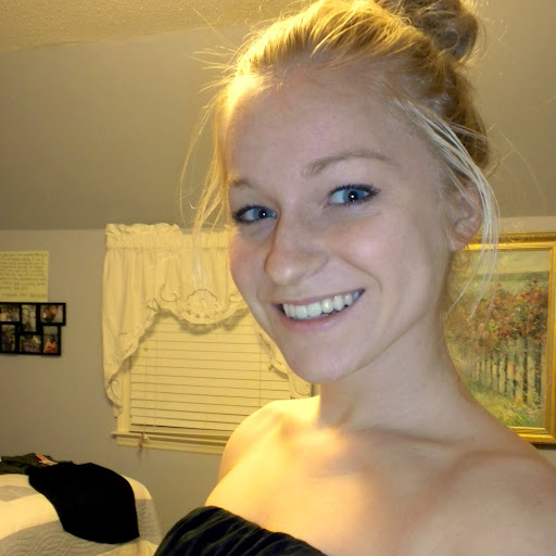 Abby Howell Photo 26