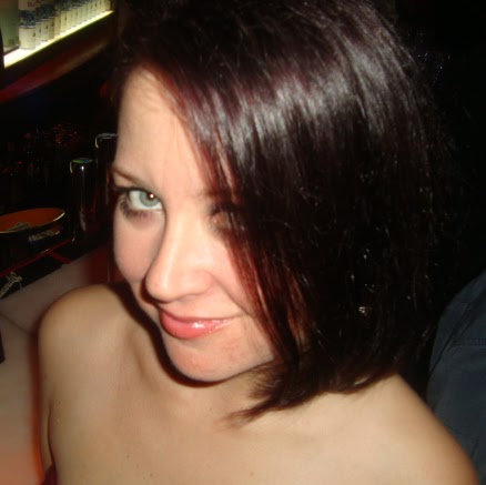 Heather Wills Photo 19