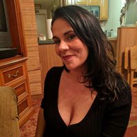 Elizabeth Mclaughlin Photo 37