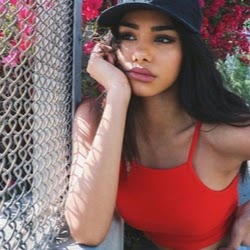 Mia Martin Photo 13