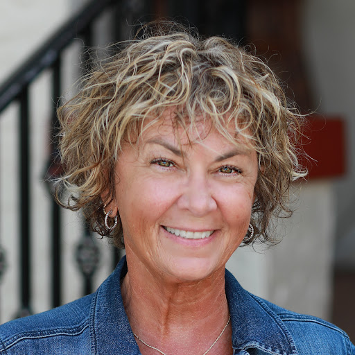 Renee Carpenter Photo 14