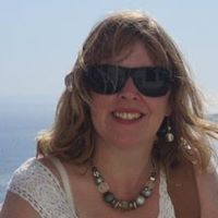 Julie Sharpe Photo 9
