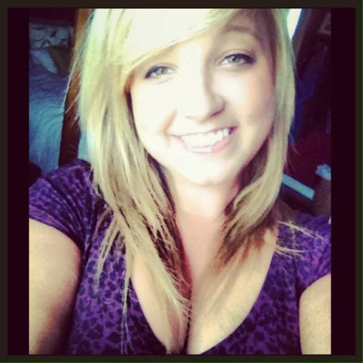 Sara Perry Photo 30