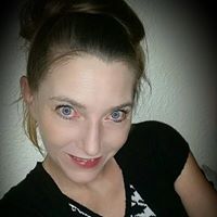 Julie Schrader Photo 24